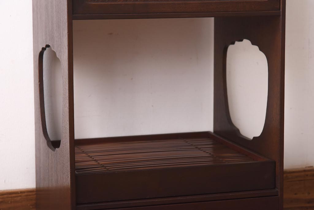 アンティーク家具　昭和初期　工芸家具　和の趣溢れる網代編みがお洒落な戸棚(収納棚、飾り棚)(R-039089)