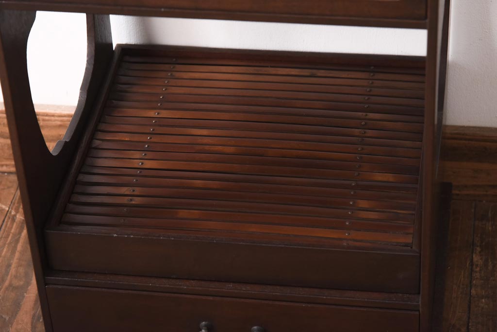 アンティーク家具　昭和初期　工芸家具　和の趣溢れる網代編みがお洒落な戸棚(収納棚、飾り棚)(R-039089)