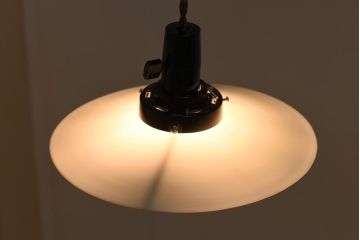 アンティーク照明　戦前　ノスタルジックな雰囲気の平笠シェード(吊り下げ照明、天井照明、ペンダントライト)(R-039094)