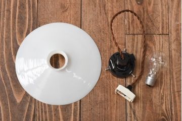 アンティーク照明　戦前　ノスタルジックな雰囲気の平笠シェード(吊り下げ照明、天井照明、ペンダントライト)(R-039094)