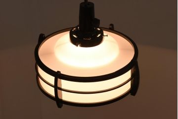 レトロ照明　木製飾りがおしゃれな昭和レトロの天井照明(ペンダントライト)(R-039095)