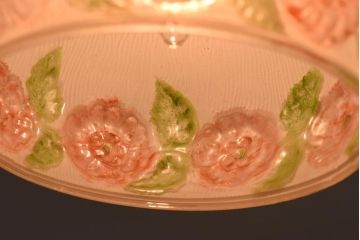 アンティーク照明　イギリスアンティーク　花模様が可愛らしいロマンチックなペンダントライト(天井照明)(R-039096)