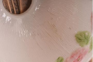 アンティーク照明　イギリスアンティーク　花模様が可愛らしいロマンチックなペンダントライト(天井照明)(R-039096)