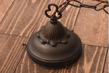 アンティーク照明　ブラケットの意匠が素敵な陽刻照明(ペンダントライト、天井照明、吊り下げ照明)(R-039098)