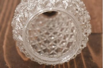 アンティーク照明　アメリカ製　ダイヤのエンボス模様がおしゃれなハンギングランプ(ペンダントライト、天井照明)(R-039099)