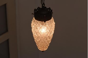 アンティーク照明　アメリカ製　ダイヤのエンボス模様がおしゃれなハンギングランプ(ペンダントライト、天井照明)(R-039100)