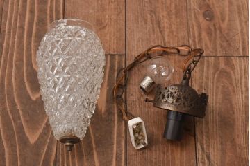 アンティーク照明　アメリカ製　ダイヤのエンボス模様がおしゃれなハンギングランプ(ペンダントライト、天井照明)(R-039100)