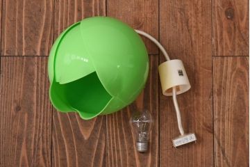 昭和レトロ照明　松下電工(ナショナル)　レトロポップでかわいらしいチューリップ照明(ペンダントライト、天井照明)(R-039101)