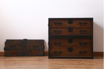ビンテージ家具　工芸品　総欅材・玉杢　中桐材　半櫃(ハンガイ)　倹飩蓋　激レア!手打ち金具が目を惹く重ね船箪笥(衣装箪笥、引き出し、チェスト、桐箪笥、桐たんす)(製作費当時約300万円、桐箪笥、桐たんす)(R-039104)