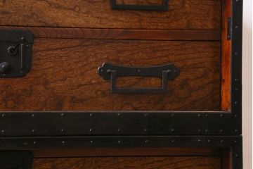 ビンテージ家具　工芸品　総欅材・玉杢　中桐材　半櫃(ハンガイ)　倹飩蓋　激レア!手打ち金具が目を惹く重ね船箪笥(衣装箪笥、引き出し、チェスト、桐箪笥、桐たんす)(製作費当時約300万円、桐箪笥、桐たんす)(R-039104)
