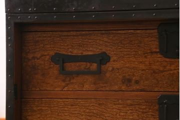 ビンテージ家具　工芸品　総欅材・玉杢　中桐材　半櫃(ハンガイ)　倹飩蓋　激レア!手打ち金具が目を惹く重ね船箪笥(衣装箪笥、引き出し、チェスト、桐箪笥、桐たんす)(製作費当時約300万円、桐箪笥、桐たんす)(R-039104)