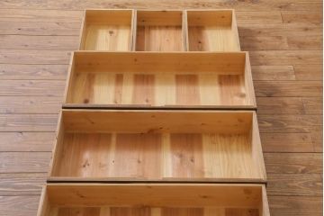 アンティーク家具　昭和レトロ　桐材　懐かしさ漂うシンプルな作りの重ねタンス(衣装箪笥、戸棚、引き出し、桐箪笥、桐たんす)(R-039105)