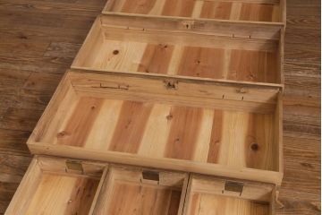 アンティーク家具　昭和レトロ　桐材　懐かしさ漂うシンプルな作りの重ねタンス(衣装箪笥、戸棚、引き出し、桐箪笥、桐たんす)(R-039105)