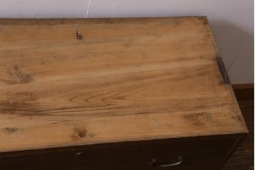 アンティーク家具　昭和レトロ　桐材　懐かしさ漂うシンプルな作りの重ねタンス(衣装箪笥、戸棚、引き出し、桐箪笥、桐たんす)(R-039105)