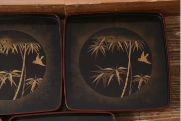 アンティーク雑貨　時代物　大正昭和初期　蒔絵　竹と雀図　漆器　角盆5枚セット(R-039110)