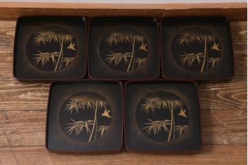 アンティーク雑貨　時代物　大正昭和初期　蒔絵　竹と雀図　漆器　角盆5枚セット(R-039111)