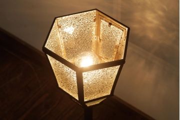 ビンテージ照明　和製ビンテージ　昭和中期　ダイヤガラスがレトロな雰囲気のスタンド照明(スタンドライト、フロアスタンド)(R-039112)