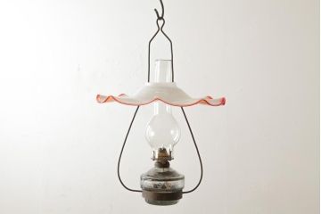 アンティーク雑貨　レトロ雑貨　3分芯　赤縁フリルガラスシェードのオイルランプ(吊り下げランプ)(R-039115)