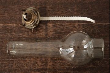 アンティーク雑貨　レトロ雑貨　3分芯　赤縁フリルガラスシェードのオイルランプ(吊り下げランプ)(R-039115)