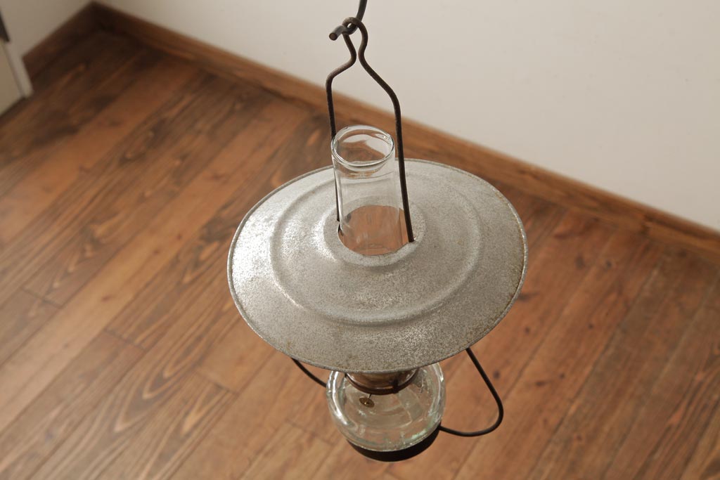 アンティーク雑貨　レトロ雑貨　5分芯　アルミシェードのオイルランプ(吊り下げランプ)(R-039116)