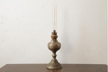 アンティーク雑貨　和製アンティーク　昭和初期　西洋スタイルのお部屋にもぴったりなオイルランプ(灯油ランプ、卓上ランプ)(R-039117)