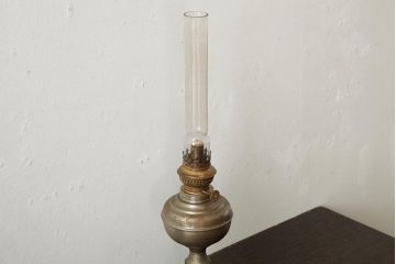 アンティーク雑貨　和製アンティーク　昭和初期　西洋スタイルのお部屋にもぴったりなオイルランプ(灯油ランプ、卓上ランプ)(R-039117)