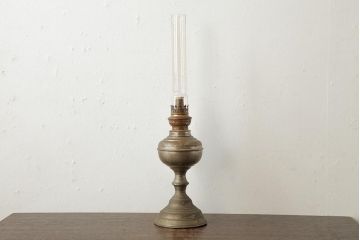 アンティーク雑貨　和製アンティーク　昭和初期　西洋スタイルのお部屋にもぴったりなオイルランプ(灯油ランプ、卓上ランプ)(R-039117)