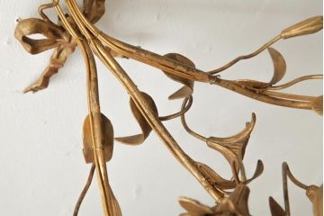 ヴィンテージ照明　フランスビンテージ　真鍮製　3灯　花の装飾がすてきなウォールランプ(壁掛け照明、壁付け照明)(R-039119)