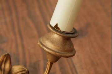 ヴィンテージ照明　フランスビンテージ　真鍮製　3灯　花の装飾がすてきなウォールランプ(壁掛け照明、壁付け照明)(R-039119)