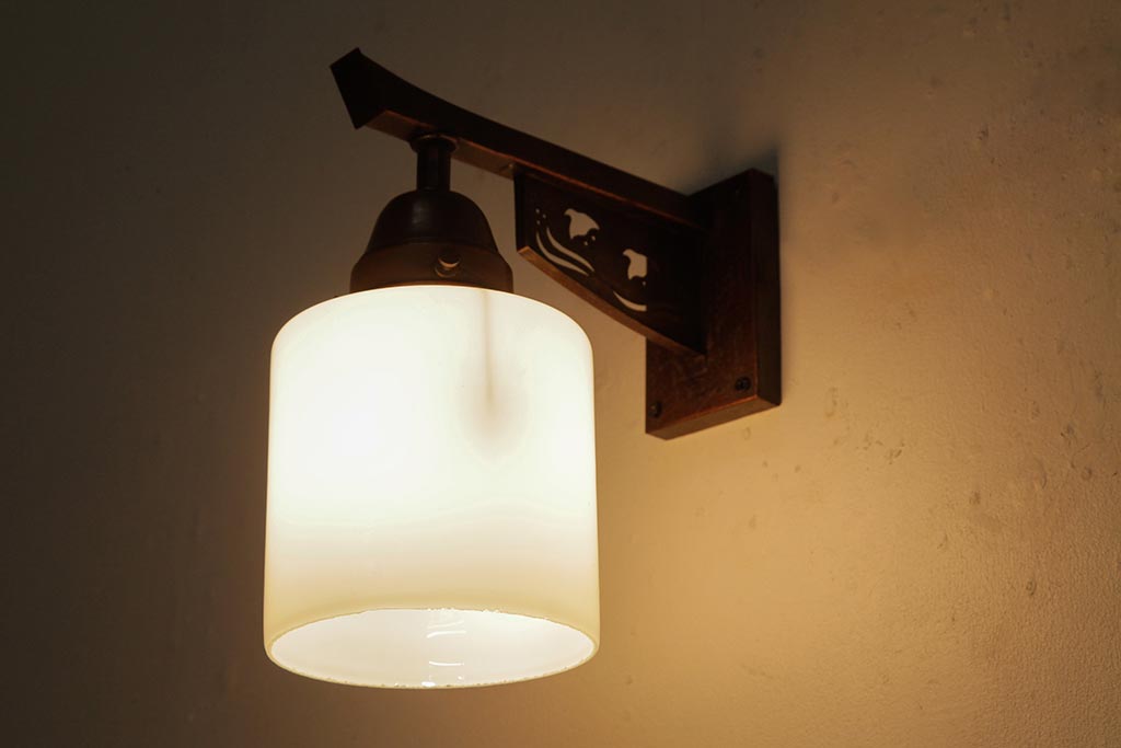 アンティーク照明　和製アンティーク　銅製　鳥の透かし彫りが可愛らしい壁掛け照明(シェード、ウォールライト、ブラケットライト)(R-039121)