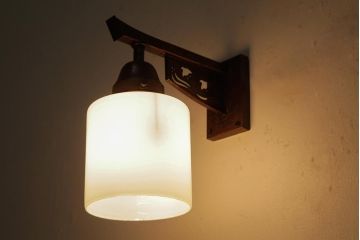 アンティーク照明　和製アンティーク　銅製　鳥の透かし彫りが可愛らしい壁掛け照明(シェード、ウォールライト、ブラケットライト)(R-039121)