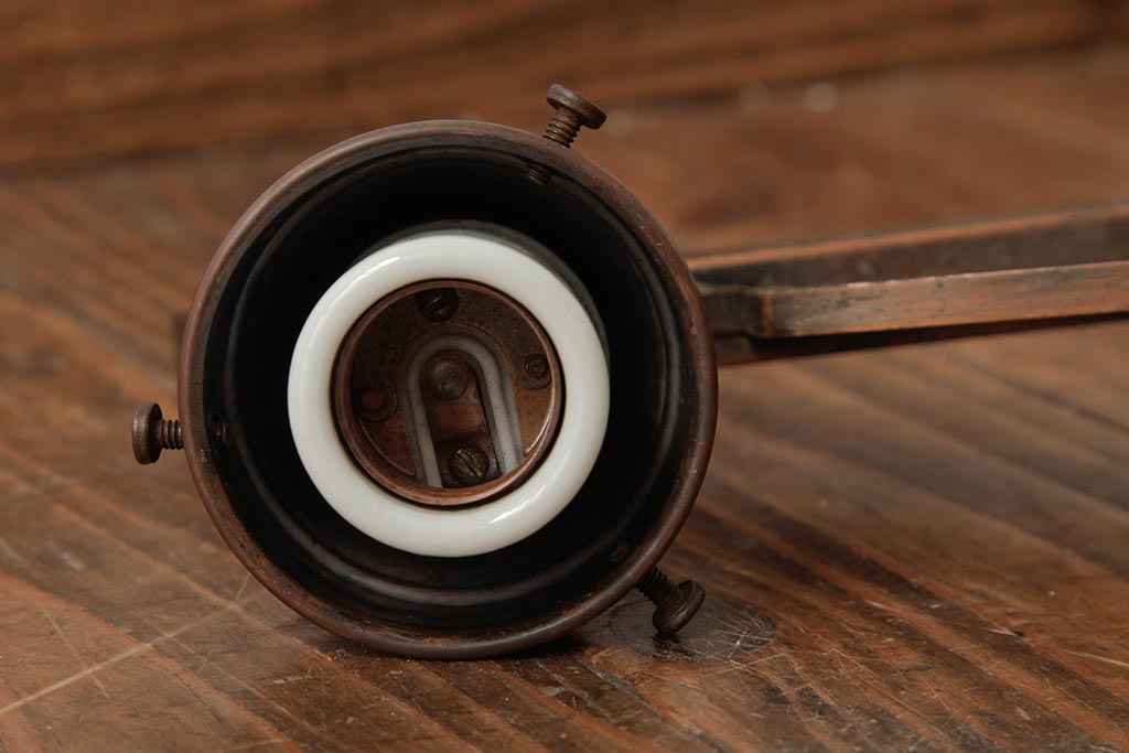 アンティーク照明　和製アンティーク　銅製　鳥の透かし彫りが可愛らしい壁掛け照明(シェード、ウォールライト、ブラケットライト)(R-039121)