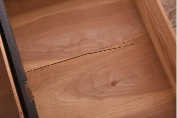 アンティーク家具　古民具　明治大正期　木瓜型引き手　使い込まれた質感が格好いい和箪笥(時代箪笥、チェスト、引き出し、衣装箪笥、ローボード)(R-039124)