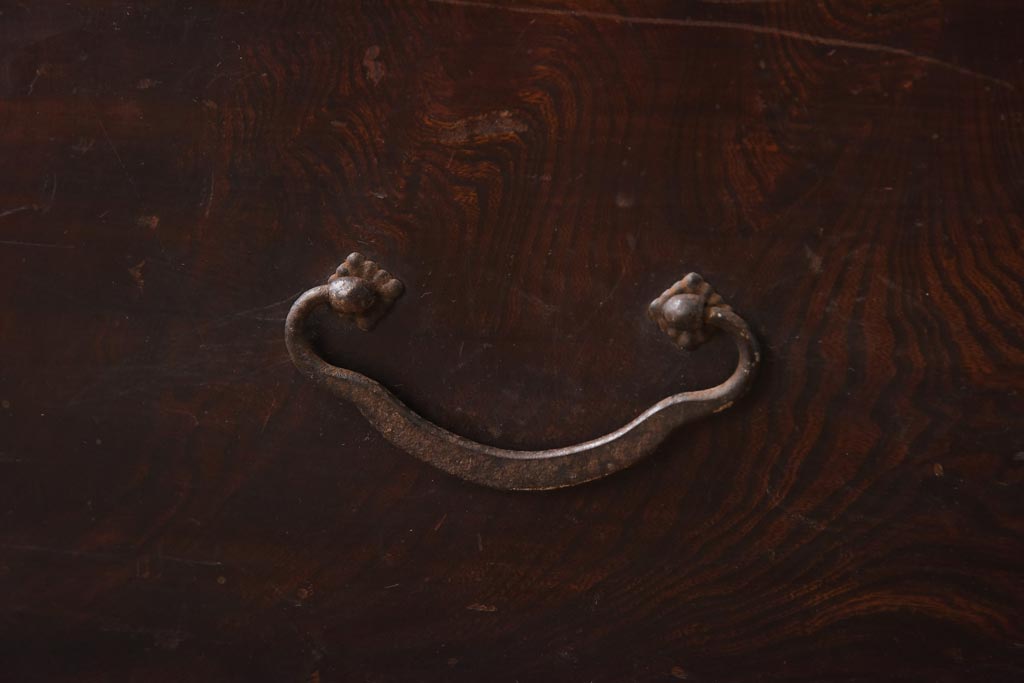 アンティーク家具　古民具　明治大正期　木瓜型引き手　使い込まれた質感が格好いい和箪笥(時代箪笥、チェスト、引き出し、衣装箪笥、ローボード)(R-039124)