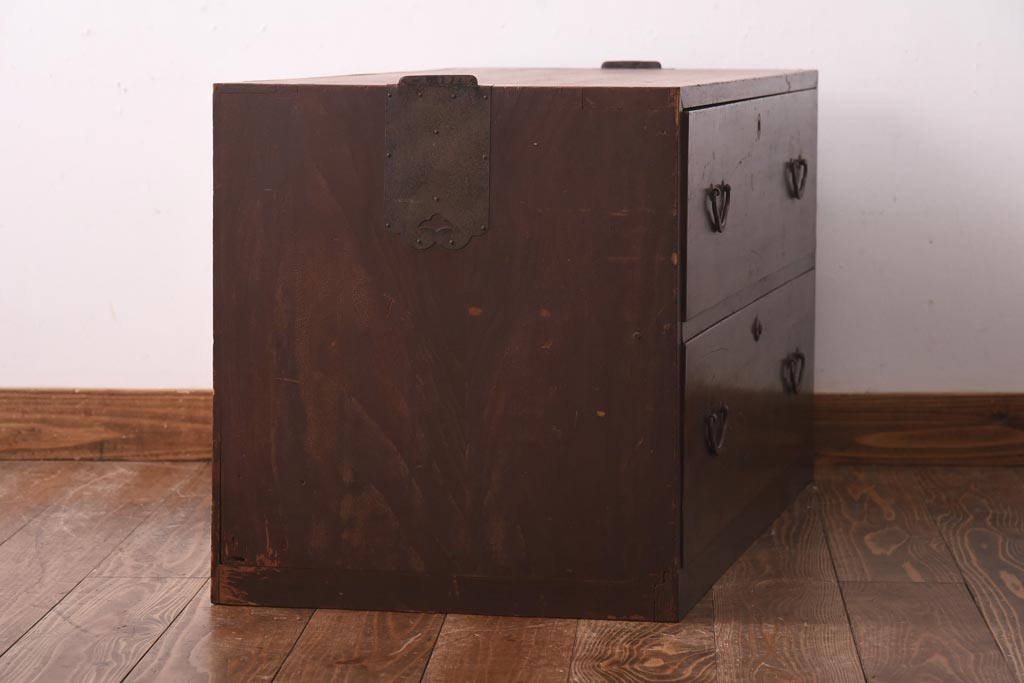 アンティーク家具　古民具　明治大正期　木瓜型引き手　使い込まれた質感が格好いい和箪笥(時代箪笥、チェスト、引き出し、衣装箪笥、ローボード)(R-039124)