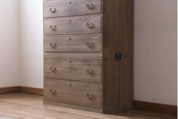 アンティーク家具　和製アンティーク　前面側面桐材　使いこまれた木肌が味わい深い3段重ね箪笥(衣装箪笥、引き出し、桐箪笥、桐たんす)(R-039125)