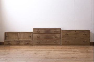 アンティーク家具　和製アンティーク　前面側面桐材　使いこまれた木肌が味わい深い3段重ね箪笥(衣装箪笥、引き出し、桐箪笥、桐たんす)(R-039125)