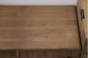 アンティーク家具　和製アンティーク　前面側面桐材　使いこまれた木肌が味わい深い3段重ね箪笥(衣装箪笥、引き出し、桐箪笥、桐たんす)(R-039125)