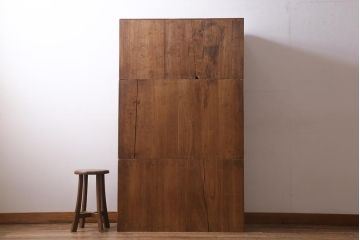 アンティーク家具　和製アンティーク　総桐材　古い木肌に銀色の金具が映える3段重ね箪笥(衣装箪笥、引き出し、桐箪笥、桐たんす)(R-039128)