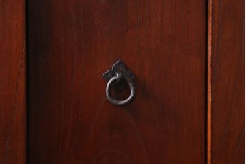 ビンテージ家具　工芸家具　漆塗り　三方にケヤキ無垢材が使われた高級な階段箪笥(R-039129)