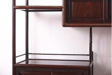 中古　民芸家具　国産指物家具　紫檀(シタン)　漆塗り　上品な佇まいが魅力的な飾り棚(茶棚、違い棚)(R-039131)