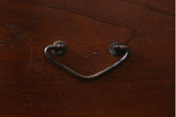 アンティーク家具　昭和初期　懐かしい雰囲気漂う素朴な佇まいの重ね箪笥(衣装箪笥、引き出し)(R-039134)