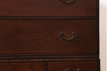 アンティーク家具　昭和初期　懐かしい雰囲気漂う素朴な佇まいの重ね箪笥(衣装箪笥、引き出し)(R-039134)