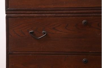 アンティーク家具　昭和初期　懐かしい雰囲気漂う素朴な佇まいの重ね箪笥(衣装箪笥、引き出し)(R-039134)