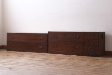 アンティーク家具　昭和初期　懐かしい雰囲気漂う素朴な佇まいの重ね箪笥(衣装箪笥、引き出し)(R-039134)