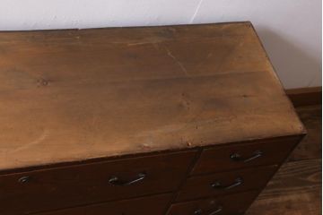 アンティーク家具　昭和初期　懐かしい雰囲気漂う素朴な佇まいの重ね箪笥(衣装箪笥、引き出し)(R-039134)