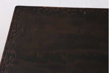 ビンテージ家具　伝統工芸　軽井沢彫り　引き出し付き　繊細な桜の彫りが目を引くサイドテーブル(平机、在宅ワーク、在宅用デスク、花台、飾り台)(R-039139)