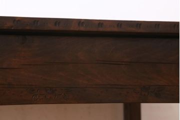 ビンテージ家具　伝統工芸　軽井沢彫り　引き出し付き　繊細な桜の彫りが目を引くサイドテーブル(平机、在宅ワーク、在宅用デスク、花台、飾り台)(R-039139)