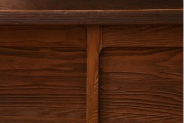ヴィンテージ家具　昭和中期　高級杉材　味のある杢目が楽しめるシンプルなつくりの茶棚(戸棚、飾り棚、ビンテージ)(R-039140)