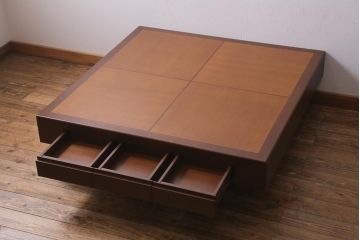 中古　CONDE HOUSE(カンディハウス)　ウォールナット材　北欧モダンなお部屋にもおすすめなセンターテーブル(リビングテーブル、コーヒーテーブル、座卓)(R-039141)